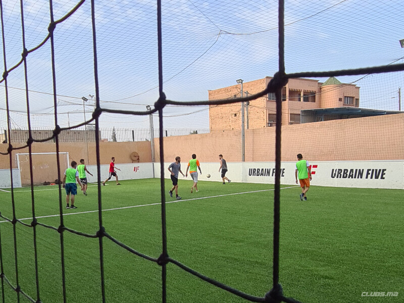 Terrain de foot à 5 plein air